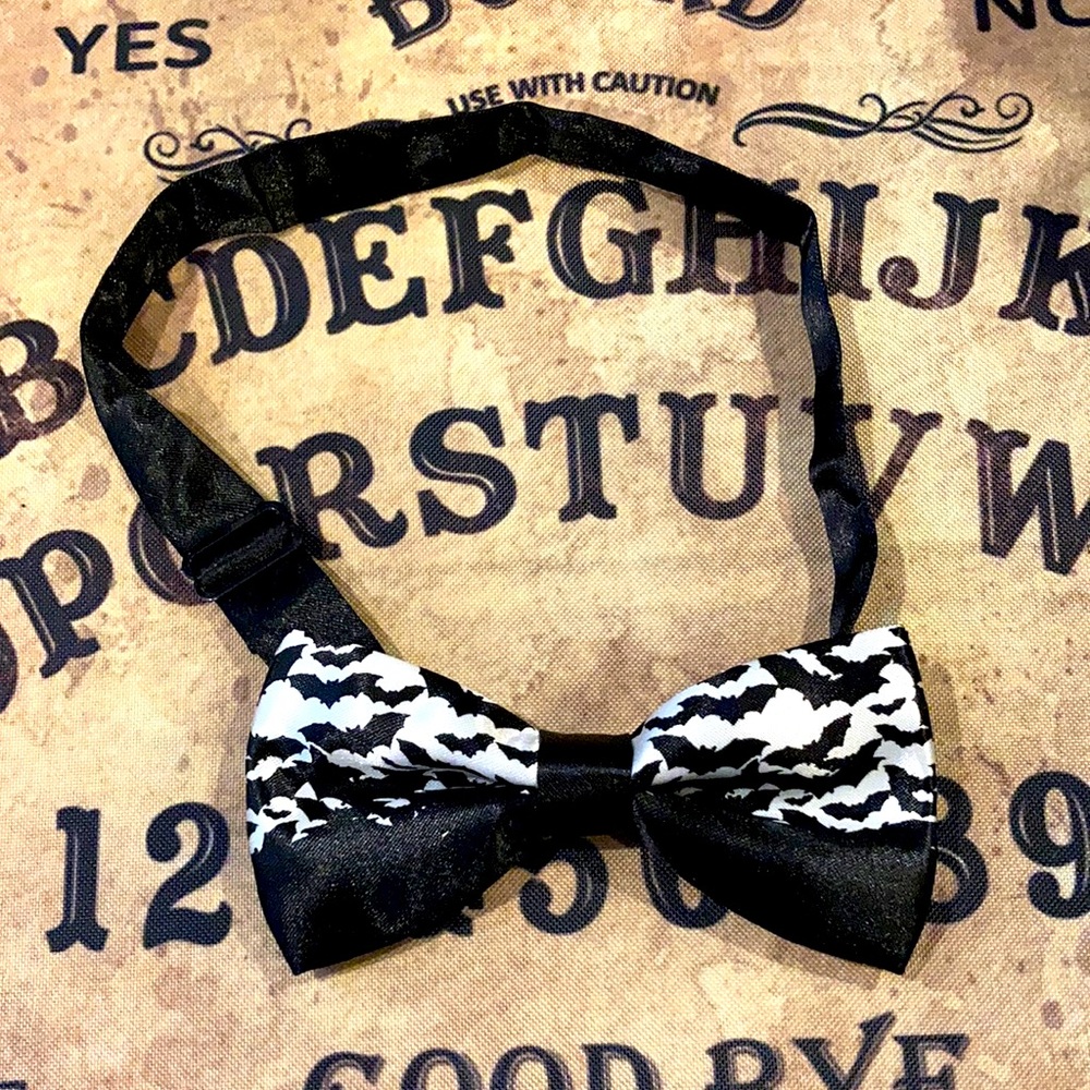 🦇 BATS BOWTIE